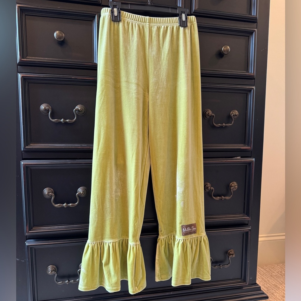 Matilda Jane girls Sz 10 green velour ruffle pants